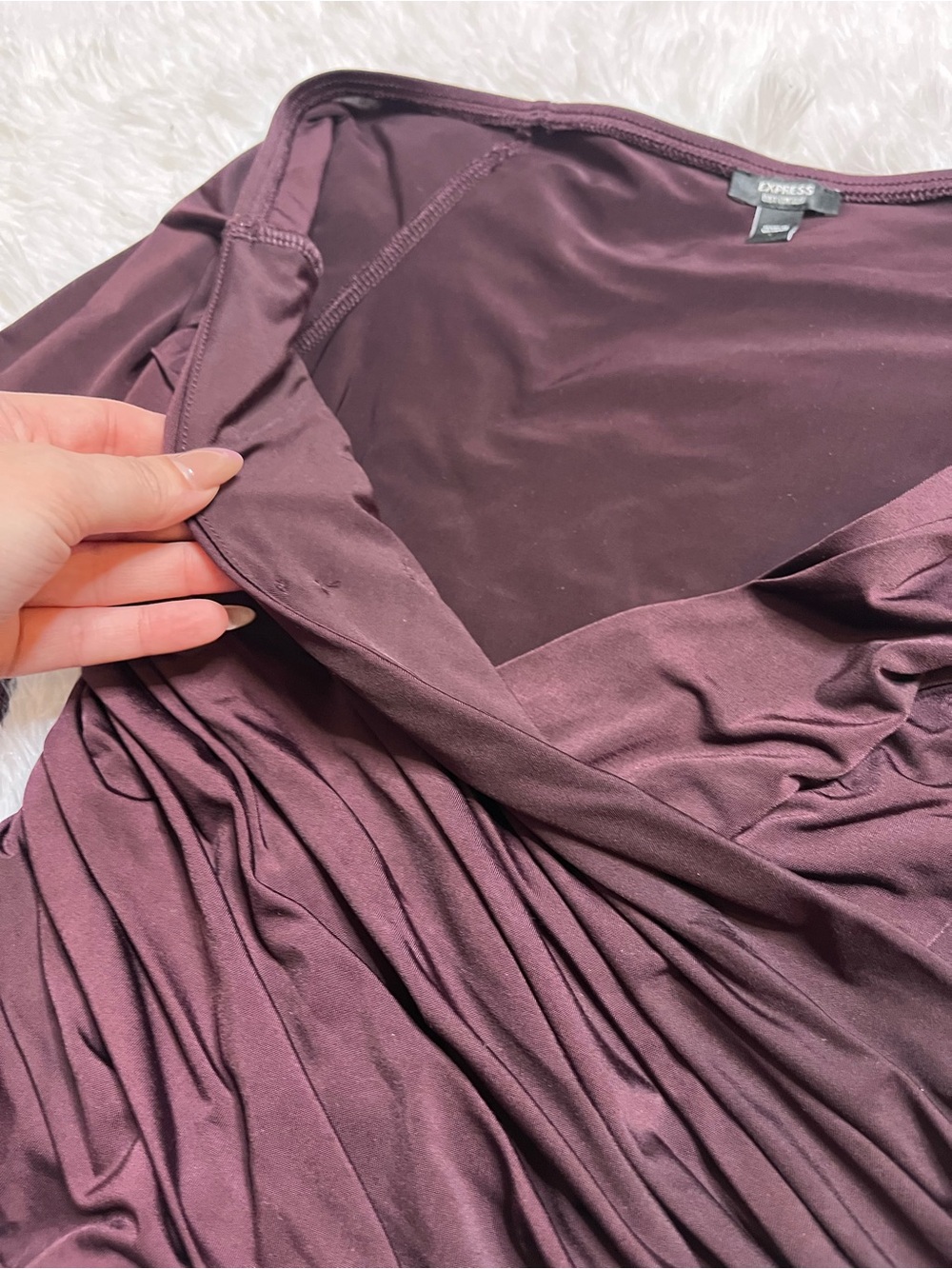 Express Off-Shoulder Ruched Long Sleeve Top - Picture 7 of 7